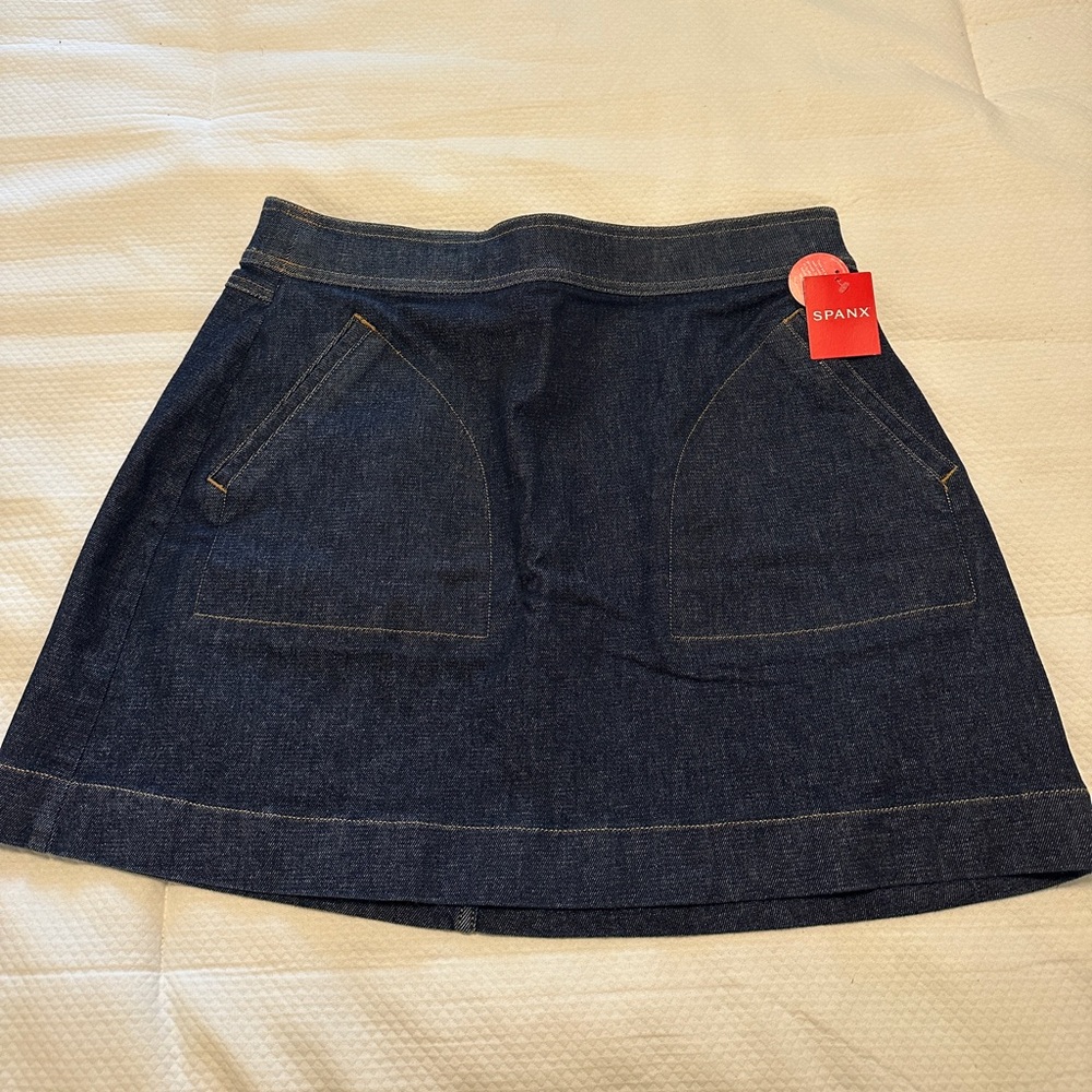 NWT SPANX Denim Skirt (size large)